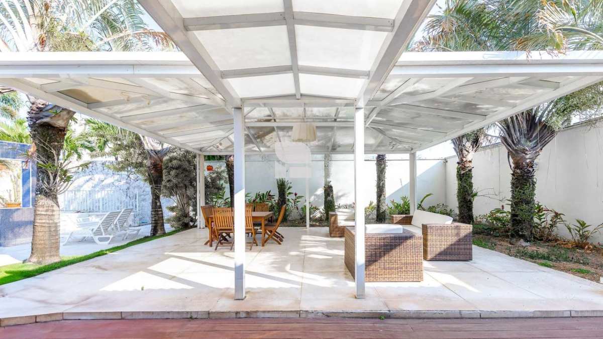  - Casa no condomínio Santa Mônica Jardins - 612M² com 5 suítes.